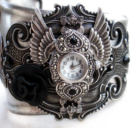 steampunk___gothic_cuff_watch_by_aranwen